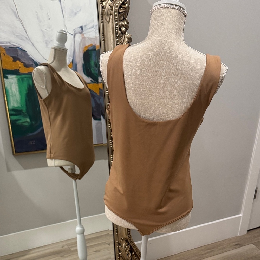 Express Tan Scoop Neck Bodysuit - Picture 3 of 3